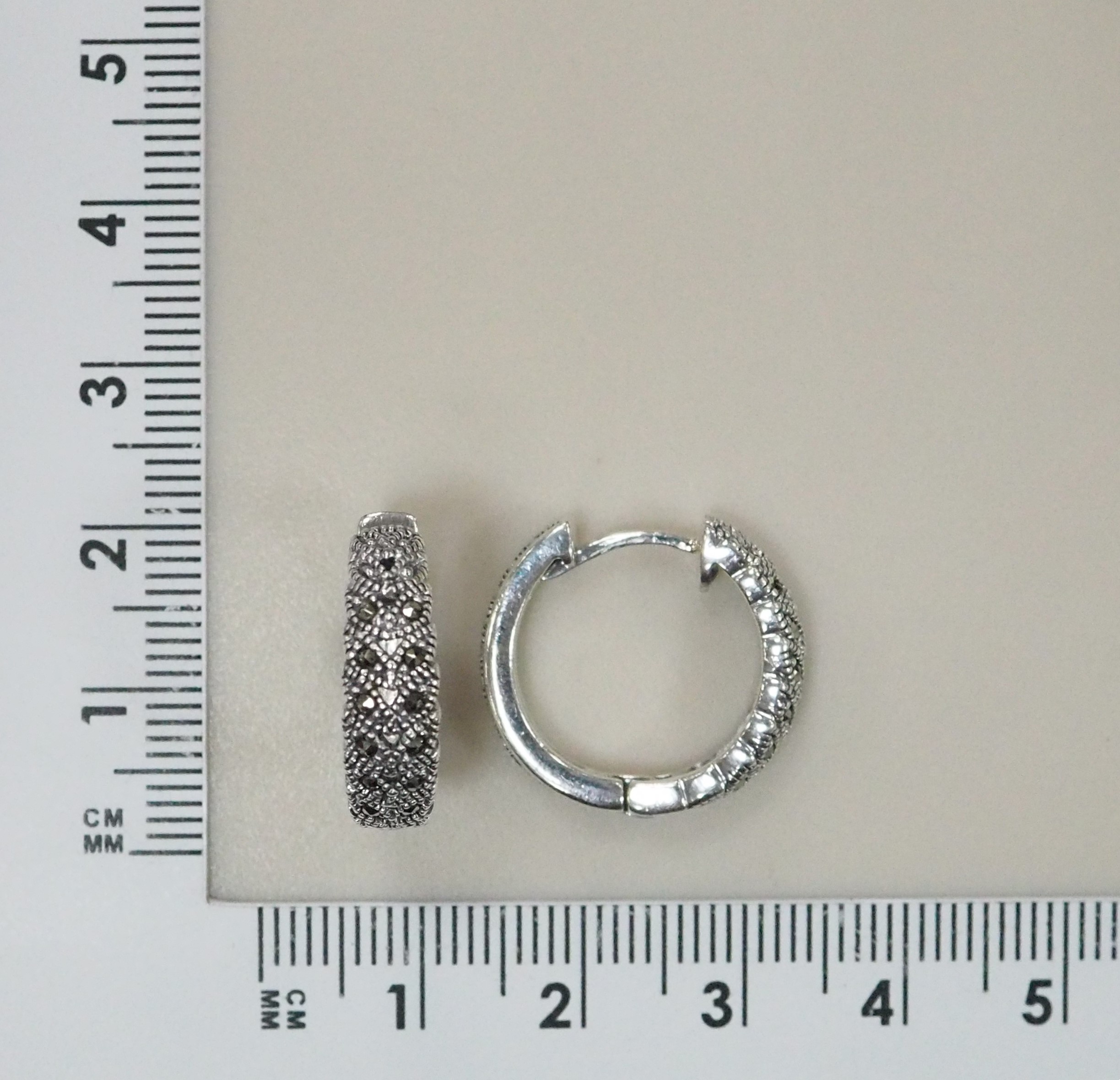 Серебряные серьги-конго с марказитами